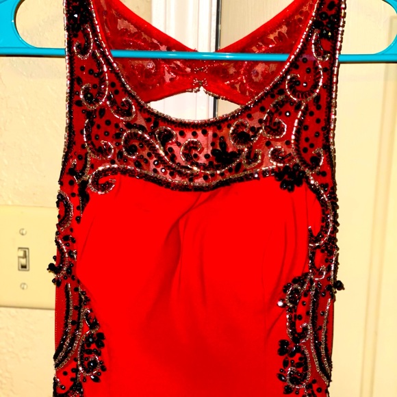 Beautiful formal gown, great for prom, Mardi Gras Ball or any formal occasion!! - Picture 4 of 5